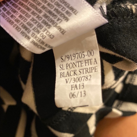 Old Navy Striped Black and White Sleeveless Dress - Picture 9 of 9